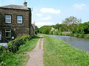 Stone houses close the the towpath